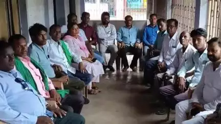 जरीडीह: जैनामोड बिरसा भवन में झामुमो की बैठक, सिद्धू-कान्हू हूल दिवस की तैयारियों पर हुई चर्चा
