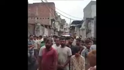 सहारनपुर: सहारनपुर में वन विभाग ने नदीम कॉलोनी में छापा, अवैध रूप से चल रही दो आरा मशीनें की सील