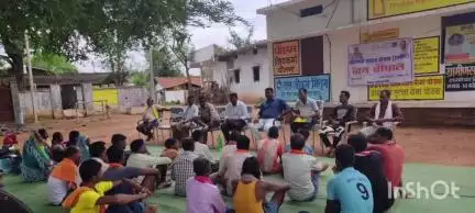 कोंडागांव: प्रधानमंत्री आवास योजना के तहत लंबित आवासों के निर्माण के लिए जिले में डोर टू डोर अभियान व जन चौपाल का आयोजन हो रहा है
