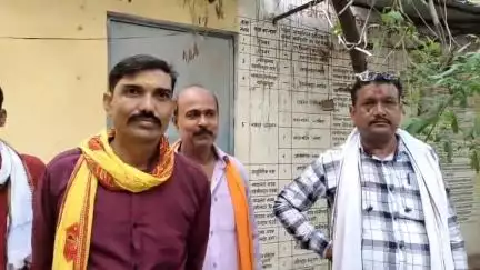 सरकारी  जमीन कब्जा  करने वाले भू  माफिया  द्वारा शिकायत कर्ता को  फर्जी तरीके से मुकदमे में फंसाया गया है.