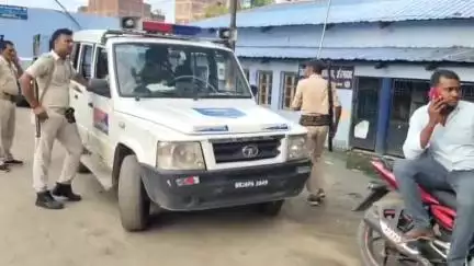 औरंगाबाद: सदर अस्पताल के GNM धनंजय सिंह की सड़क हादसे में दर्दनाक मौत, पोस्टमार्टम के दौरान बेटे ने DS एवं अन्य पर लगाए गंभीर आरोप