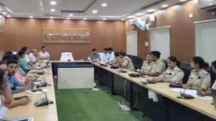 डुमरा: सीतामढ़ी डीएम की अध्यक्षता में जिला सुरक्षा समिति की बैठक, दुर्घटना रोकने के लिए जागरूकता के निर्देश