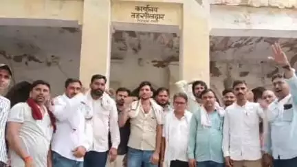 सरदारशहर: आरएलपी कार्यकर्ताओं ने क्षेत्र की समस्याओं को लेकर तहसील कार्यालय में किया विरोध प्रदर्शन