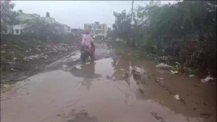 મહુવા: સોસાયટી વિસ્તારમાં રસ્તાને કારણે લોકો પરેશાન

#Jansamasya