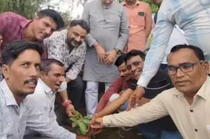 गाडरवारा: ग्राम आमगांव में आपातकाल के 50 वर्ष 'संविधान हत्या दिवस' के रूप में मनाया गया