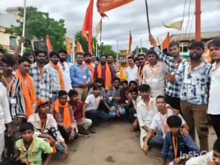 पेटलावद: अंतर्राष्ट्रीय हिंदू परिषद व राष्ट्रीय बजरंग दल ने पेटलावद से रायपुरिया तक निकाली भगवा वाहन रैली