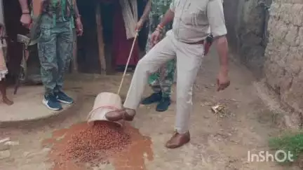 पांडू: पांडू पुलिस ने झरना कला एवं भाटोलिया में छापा मारकर अवैध महुआ जावा किया नष्ट
