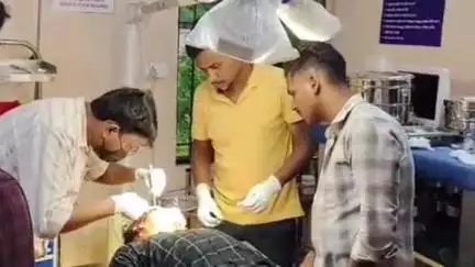 जरमुण्डी: नावाडीह के पास ट्रक की टक्कर से बाइक चालक और सवार घायल, दोनों जरमुंडी अस्पताल में भर्ती