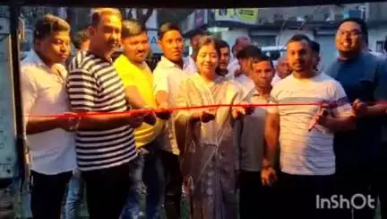 रामगढ़: रामगढ़ बाजार टांड़ में विधायक ममता देवी ने 200 केवीए ट्रांसफॉर्मर का फीता काटकर उद्घाटन किया