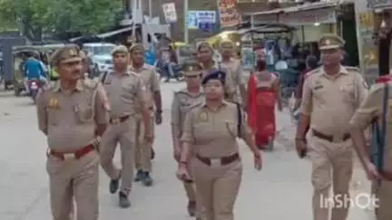 कुंडा: मोहर्रम पर्व के मद्देनजर जेठवारा पहुंची सीओ करिश्मा गुप्ता के नेतृत्व में किया गया रूट मार्च और क्षेत्रीय भ्रमण