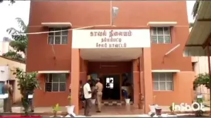 ஆத்தூர்: தம்மம்பட்டி அருகே வீட்டில் பட்டாசு தயாரிப்பில் ஈடுபட்ட ஓய்வு பெற்ற தலைமை ஆசிரியர் உள்ளிட்ட இருவர் மீது வழக்கு போலீசார் விசாரணை