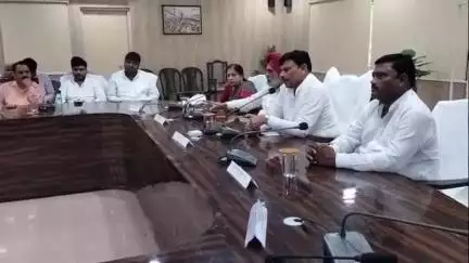 अमरोहा: अमरोहा कलेक्ट्रेट में आपातकाल की 50वीं वर्षगांठ काला दिवस के रूप में मनाई गई