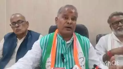 रॉबर्ट्सगंज: शाहगज के मराची व मीरान शाह मजार पर हुई हत्या के मामले में कांग्रेसियों ने किया घटनास्थल का दौरा