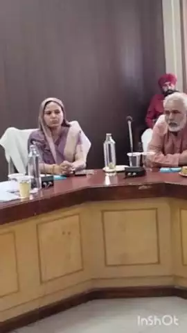 भरतपुर: भरतपुर में ऊर्जा मंत्री हीरालाल ने अधिकारियों के लिए बैठक में दिए आवश्यक दिशा-निर्देश
