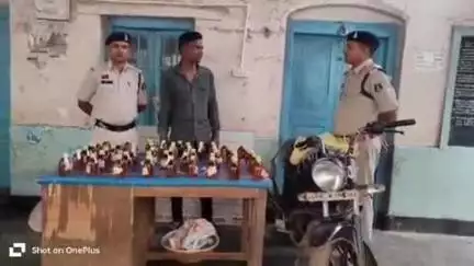 आरंग: आरंग थाना क्षेत्र से अवैध शराब का परिवहन करते हुए एक आरोपी को किया गया गिरफ्तार