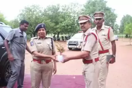 గజ్వేల్: పోలీస్ అధికారులు, సిబ్బంది క్రమశిక్షణతో నీతి నిజాయితీగా విధులు నిర్వహించాలి : సిద్ధిపేట పోలీస్ కమిషనర్ అనురాధ