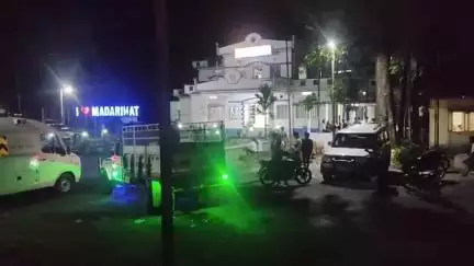 মাদারিহাট: মারপিটে অভিযুক্ত জেলা পরিষদ কর্মাধ্যক্ষের স্ত্রী স্বামীর হয়ে দলের কর্মীর বিরুদ্ধেই এফআইআর করলেন