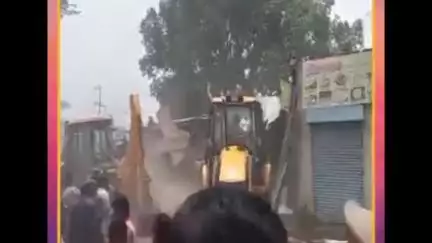 टीन शेड घरे  स्वतःहून काढणार न काढल्यास फौजदारी गुन्हा दाखल