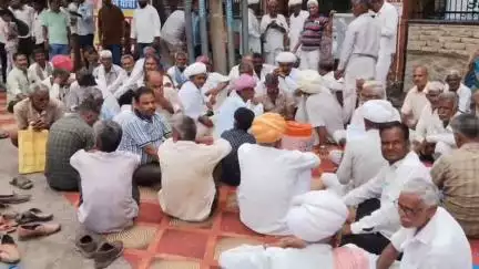 पाली: गाजण माता मंदिर में आयोजन के दौरान विवाद न हो, इसको लेकर भक्तों ने अतिरिक्त जिला कलेक्टर को सौंपा ज्ञापन