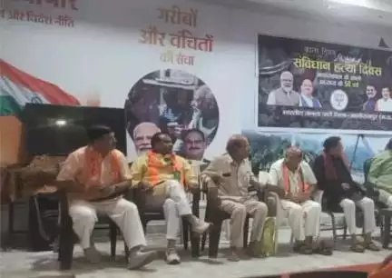 अलीराजपुर: आलीराजपुर जिले में भाजपा कार्यालय पर मीसा बंदियों का स्वागत, आपातकाल की विभीषिका को किया याद