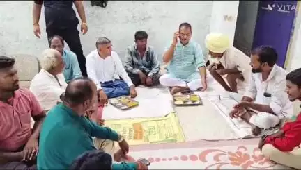 महिदपुर: महिदपुर विधानसभा के गांव-गांव में कांग्रेस पार्टी ने शुरू किया संविधान सत्याग्रह