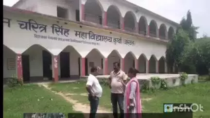 कुर्था: बिहार विधानसभा चुनाव के मद्देनज़र कुर्था BDO ने पुलिस ठहराव हेतु विभिन्न विद्यालयों का किया निरीक्षण