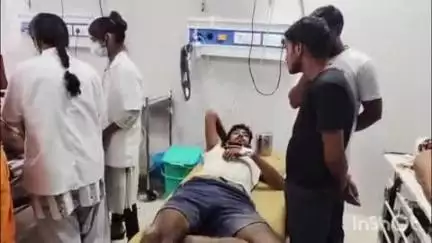 आरा: बड़हरा थाना क्षेत्र के मटुकपुर गांव में बुधवार दोपहर करंट की चपेट में आने से एक युवक गंभीर रूप से घायल
