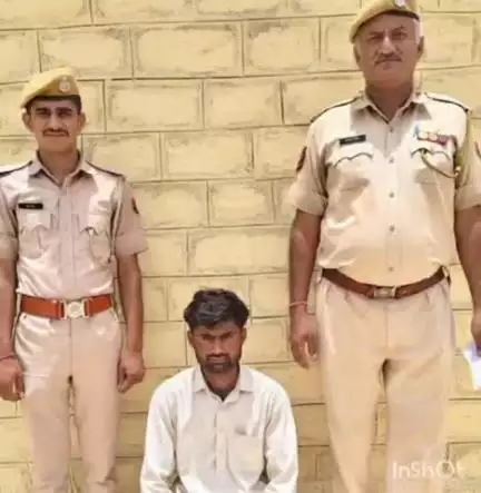 जैसलमेर: जिला पुलिस अधीक्षक के निर्देशन में मोहनगढ़ पुलिस ने आर्म्स एक्ट के प्रकरण में वांछित मुलजिम को किया गिरफ्तार