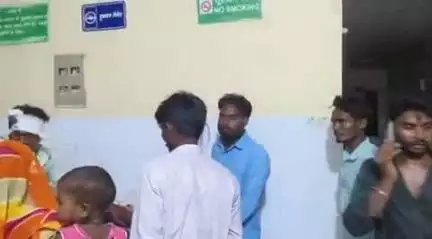 कोरांव: देवघाट में वन रेंज ऑफिस के सामने बिजली के खंभे के स्टे से टकराकर बाइक सवार की हुई मौत, परिजनों में मचा कोहराम