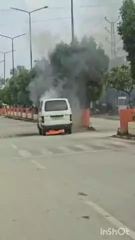 निम्बाहेड़ा: निम्बाहेड़ा में चलती कार बनी द बर्निंग कार, शॉर्ट सर्किट के कारण कार में लगी आग