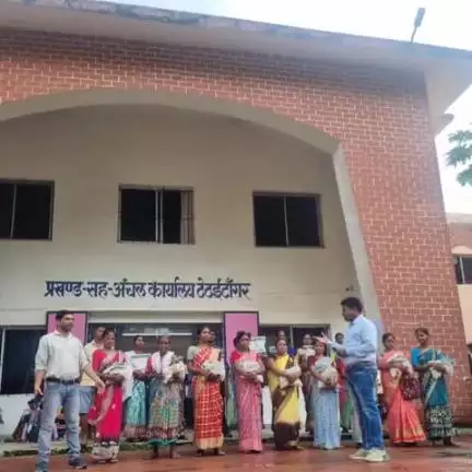 ठेठईटांगर: किसानों के बीच किया गया बीज वितरण