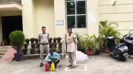 रायगढ़: चक्रधरनगर पुलिस ने ग्राम टारपाली में शराब रेड कार्रवाई की, 11 लीटर महुआ शराब बरामद कर आरोपी को किया गिरफ्तार