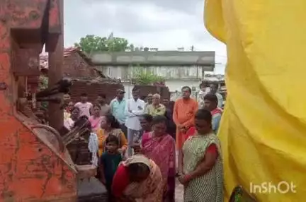 चंद्रपूर: मौलाना आझाद वाढ हनुमान मंदिर जवळ बोरवेलचे भूमिपूजन बल्लारपूर येथे
