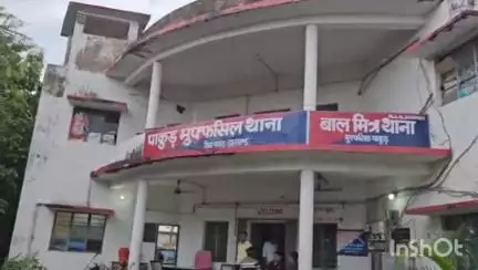पाकुड़: शैतानखाना गांव में डीलर के घर से एमडीएम का 99 बोरा अनाज और ट्रैक्टर जब्त, प्रशासन की कार्रवाई जारी