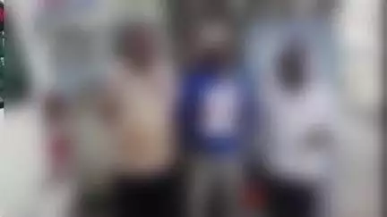 मैनपुरी: बरनाहल क्षेत्र निवासी पीड़ित ने दबंगों पर अपनी बहन के साथ दुष्कर्म कर बंधक बनाने का आरोप लगाया, एसपी से की शिकायत