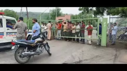 మంథని: OPC 1R 3లో జీతభత్యాల విషయమై HD కంపెనీతో చర్చలకు కోరిన కాంటాక్ట్ కార్మికులు