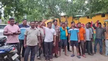 ସୋନପୁର: ଜିଲ୍ଲା ଯୋଗାଣ ଅଧିକାରୀଙ୍କ କାର୍ଯ୍ୟାଳୟ ଆଗରେ କଇଁତରା ଆରଏମସି ଅଞ୍ଚଳର ଚାଷୀଙ୍କ ବିକ୍ଷୋଭ ପ୍ରଦର୍ଶନ #jansamasya