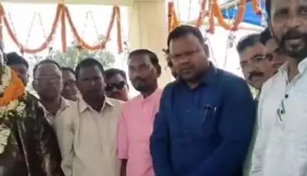 गोलमुरी-सह-जुगसलाई: उलियान में दिवंगत नेता सुधीर महतो की 69वीं जयंती पर श्रद्धांजलि सभा का हुआ आयोजन, कई दिग्गज नेता हुए शामिल