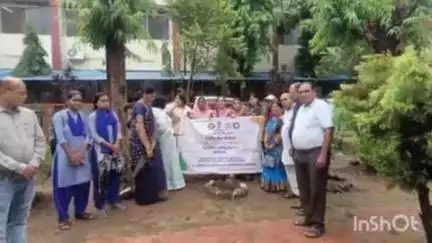 होशंगाबाद नगर: होम साइंस कॉलेज में 'एक पेड़ मां के नाम' अभियान के तहत किया गया पौधारोपण, नगर पालिका अध्यक्ष रहीं मौजूद