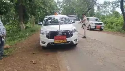 ଢେଙ୍କାନାଳ ସଦର: ହିନ୍ଦୋଳ ବ୍ଲକର ବିଭିନ୍ନ ଉନ୍ନୟନମୂଳକ କାର୍ଯ୍ୟର ସମୀକ୍ଷା କଲେ ଜିଲ୍ଲାପାଳ