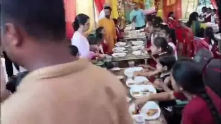 निवाड़ी: कोतवाली परिसर के हनुमान मंदिर में श्रीराम कथा का हुआ समापन, कन्या भोज का किया गया आयोजन