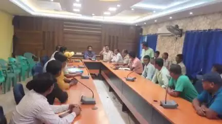 ইটাহার: ইটাহার BDO অফিসে আয়োজিত প্রশাসনিক বৈঠক থেকে আসন্ন রথ উৎসবে ডিজে বক্স বাজানোতে নিষেধাজ্ঞা জারি ব্লক ও পুলিশ প্রশাসনের