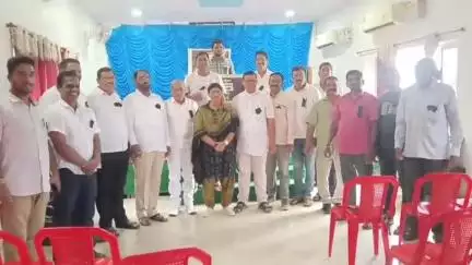 ପାରଳାଖେମୁଣ୍ଡି: ହାଇସ୍କୁଲ ଛକ ସ୍ଥିତ ଏକ ଫଙ୍କସନ ହଲରେ ବିଜେପି ପକ୍ଷରୁ କଳା ଅଧ୍ୟାୟର ୫୦ ବର୍ଷ ପାଳନ