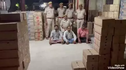 भीनमाल: भीनमाल पुलिस ने दो पिकअप वाहनों से 413 कार्टन अवैध अंग्रेजी शराब की बरामद, तीन आरोपी गिरफ्तार