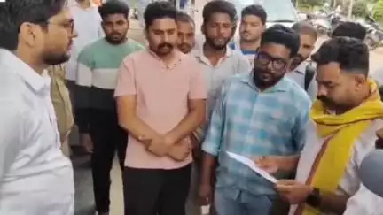 जयस संगठन ने निष्पक्ष जांच की मांग को लेकर महू तहसील कार्यालय में राष्ट्रपति के नाम दिया ज्ञापन