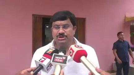 କଣ୍ଟାବାଞ୍ଜି: ମୁଣ୍ଡକାନିରେ ନିର୍ମାଣାଧୀନ ମେଗା ପାନୀୟ ଜଳ ପ୍ରକଳ୍ପ ତଦାରଖ କରି ପ୍ରତିକ୍ରିୟା ରଖିଲେ ଖଡ଼ିଆଳ ବିଧାୟକ ଅଧୀରାଜ ପାଣିଗ୍ରାହୀ