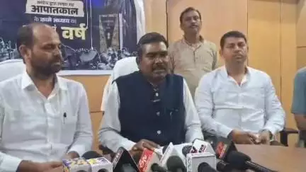 मेदिनीनगर (डालटनगंज): कुर्सी बचाने के लिए लगाया गया था आपातकाल, लोकतांत्रिक मूल्यों का घोंटा गया गला : BJP अनुसूचित जनजाति मोर्चा अध्यक्ष समीर