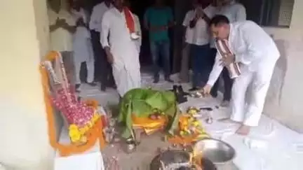 कोरांव: गोपाल विद्यालय इंटर कॉलेज कोरांव के संस्थापक पूर्व प्रधानमंत्री बीपी सिंह की विद्यालय परिसर में मनाई गई जयंती