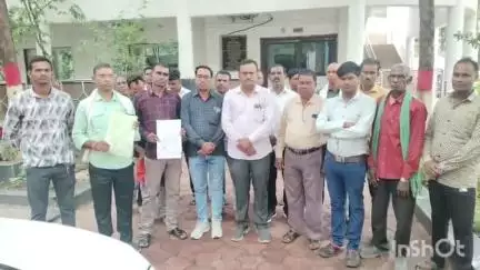 बिल्हा: ग्राम बरतोरी के बंधवा तालाब को अवैधानिक लीज पर दिए जाने के खिलाफ दो समितियों ने उचित कार्रवाई की मांग की