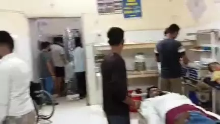 सीतापुर: श्यामनाथन के पास तेज रफ्तार मोटरसाइकिल अनियंत्रित होकर सड़क पर पलटी, मोटरसाइकिल सवार व्यक्ति हुआ घायल